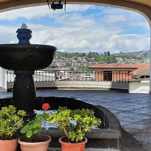 hermosa-suite-centro-historico-quito.hotelsquito.com/